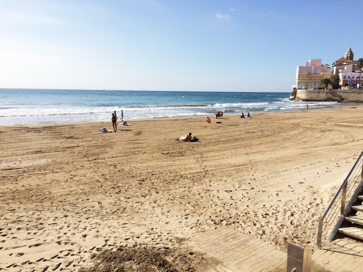 Love Sitges & Beach Apartment Exterior photo